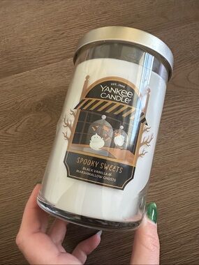 Yankee Candle Spooky Sweets Cream & Gold Jar Candle